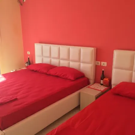 Two Bedrooms And Two Big Balconys With Seafront View From Every Part Appartamento