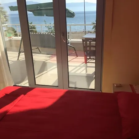 Two Bedrooms And Two Big Balconys With Seafront View From Every Part Appartamento *