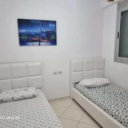Two Bedrooms And Two Big Balconys With Seafront View From Every Part Appartamento