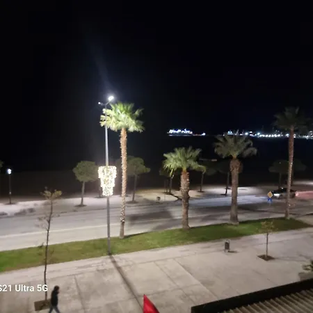 Appartamento Two Bedrooms And Two Big Balconys With Seafront View From Every Part